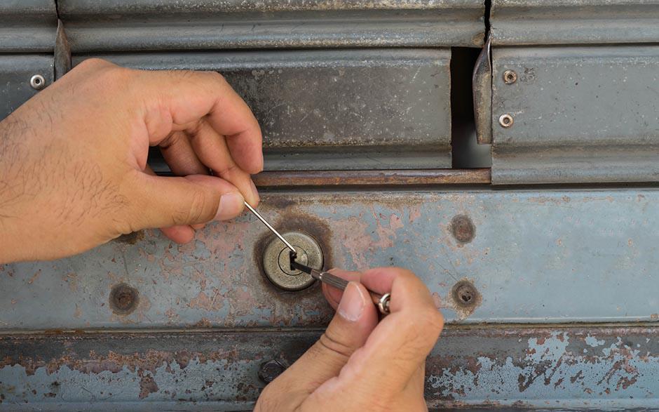 comment demonter une serrure de porte d'entrée Bois-d'Arcy